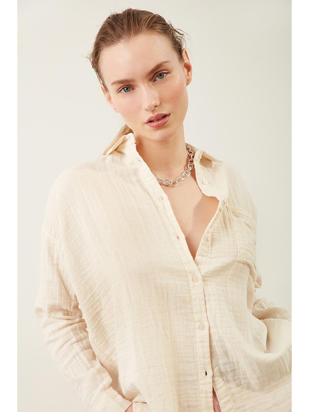 Ekru Cep Detaylı Oversize Gömlek