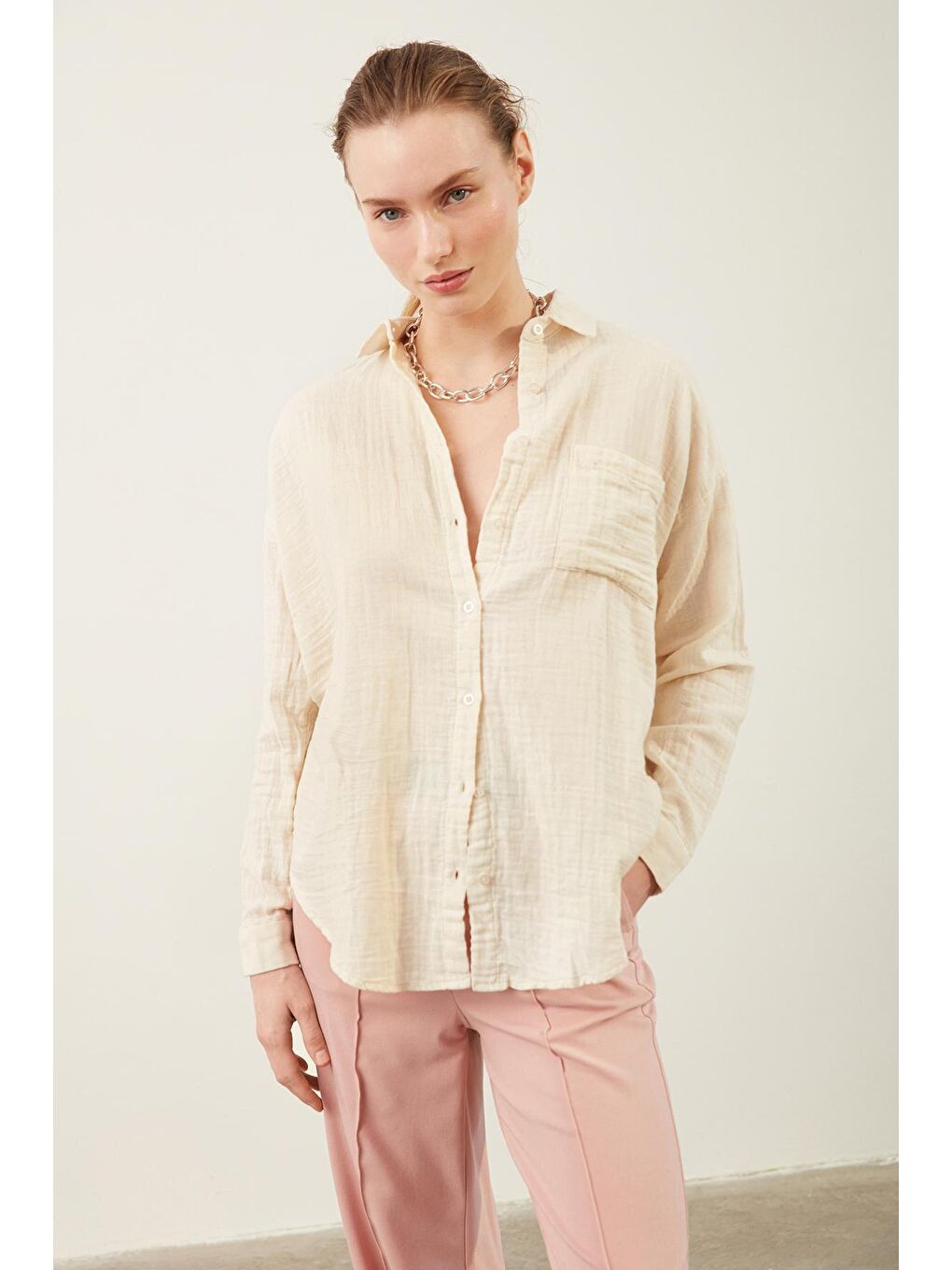 Ekru Cep Detaylı Oversize Gömlek-1