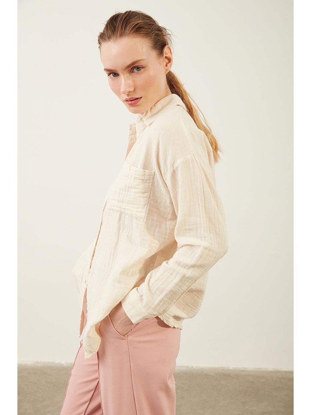 Ekru Cep Detaylı Oversize Gömlek-2