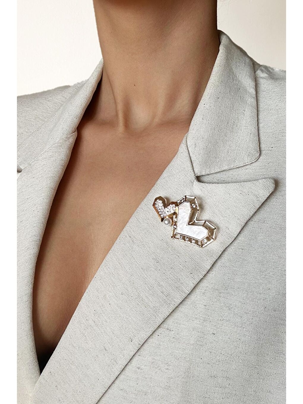 Sarı Çİft Kalp Gold ve Beyaz Detaylı kadın Broş Yaka İğnesi