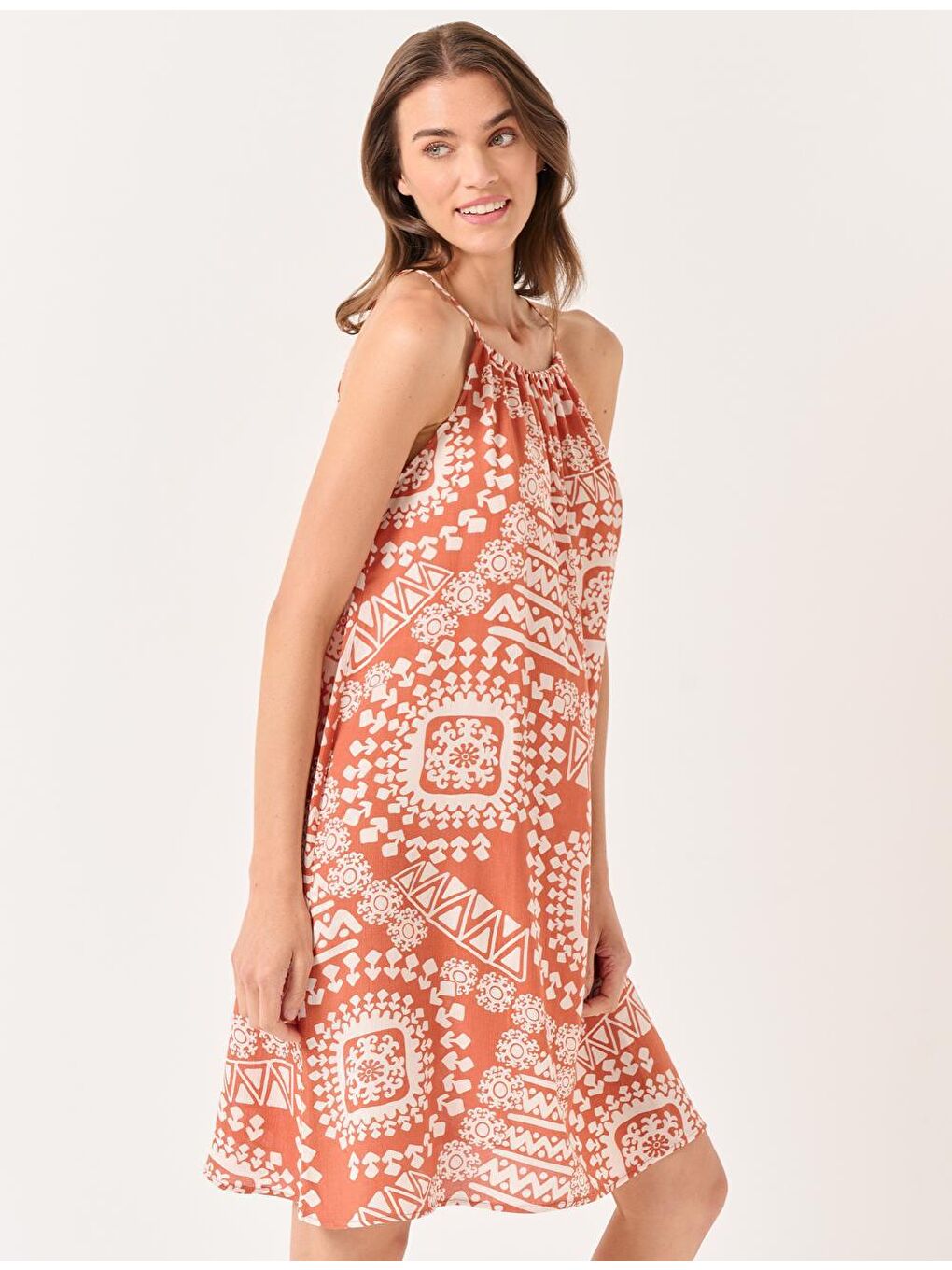 Kahverengi Tuğla Rengi Halter Yaka Kolsuz Etnik Desenli Elbise-2