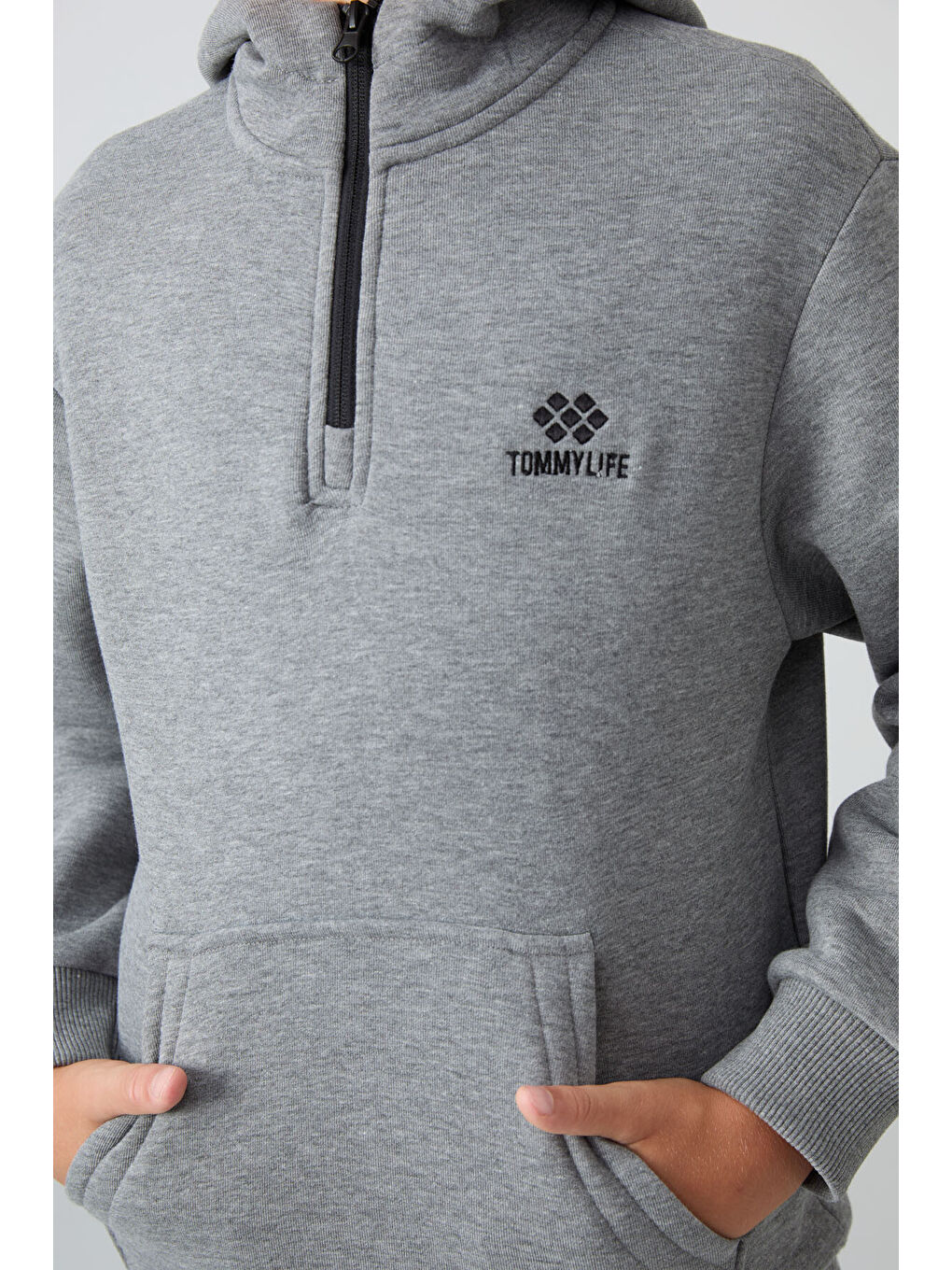 Gri Melanj Pamuklu Kalın İçi Tüylü Yumuşak Dokulu Standart Fit Nakışlı Erkek Çocuk Sweatshirt - 112-2