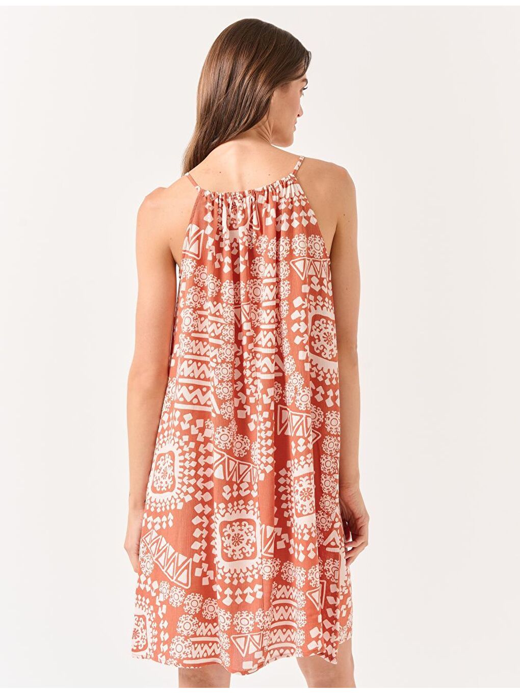 Kahverengi Tuğla Rengi Halter Yaka Kolsuz Etnik Desenli Elbise-4