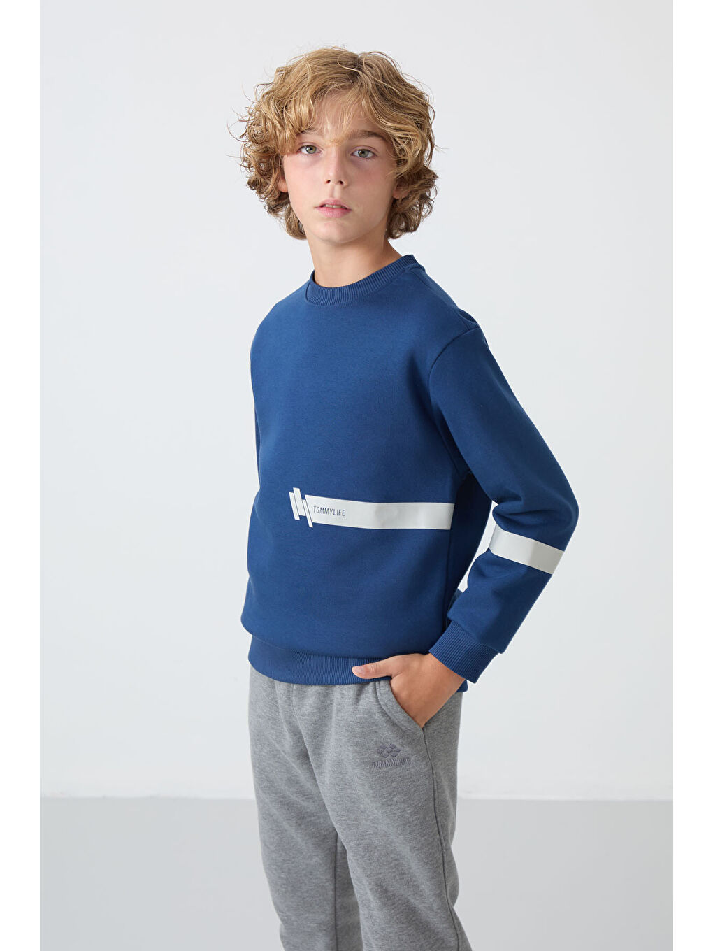 Lacivert Parlament Pamuklu Kalın İçi Tüylü Yumuşak Dokulu Standart Fit Baskılı Erkek Çocuk Sweatshirt - 1123