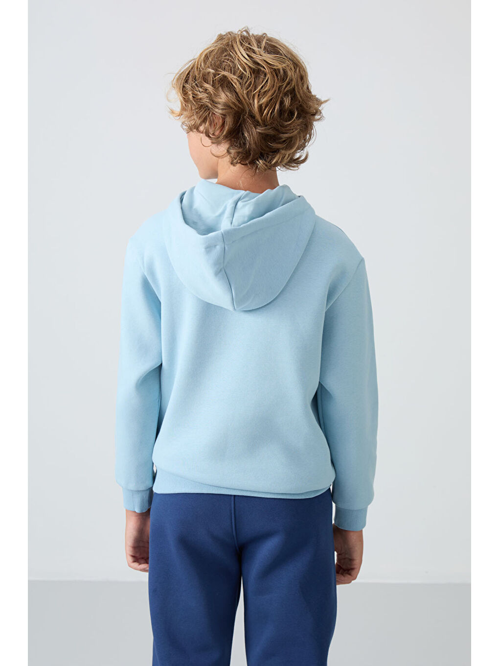 Açık Mavi Pamuklu Kalın İçi Tüylü Yumuşak Dokulu Standart Fit Nakışlı Erkek Çocuk Sweatshirt - 1124-4