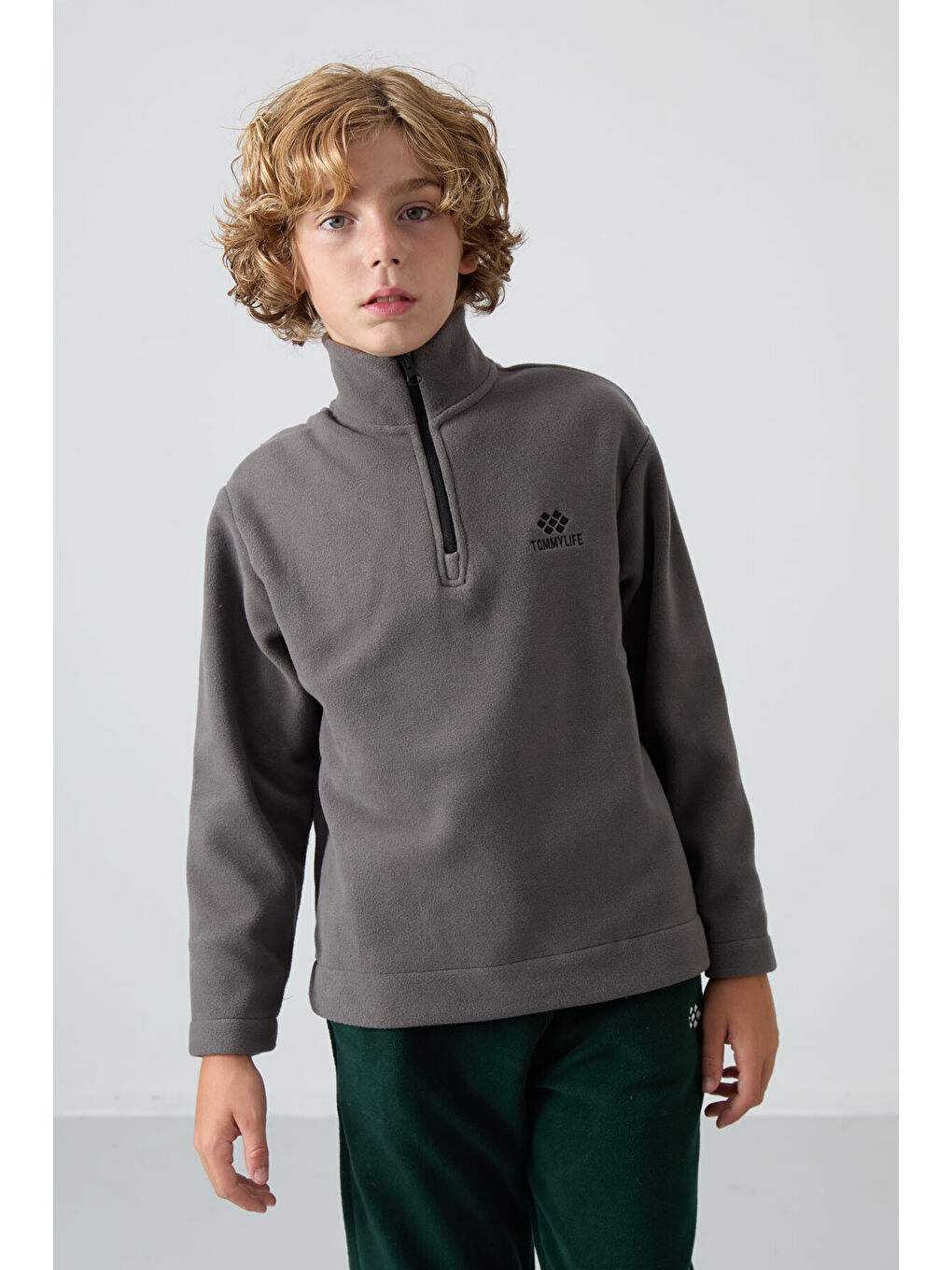 Koyu Gri Kalın Yumuşak Dokulu Standart Fit Nakışlı Polar Erkek Çocuk Sweatshirt - 11221