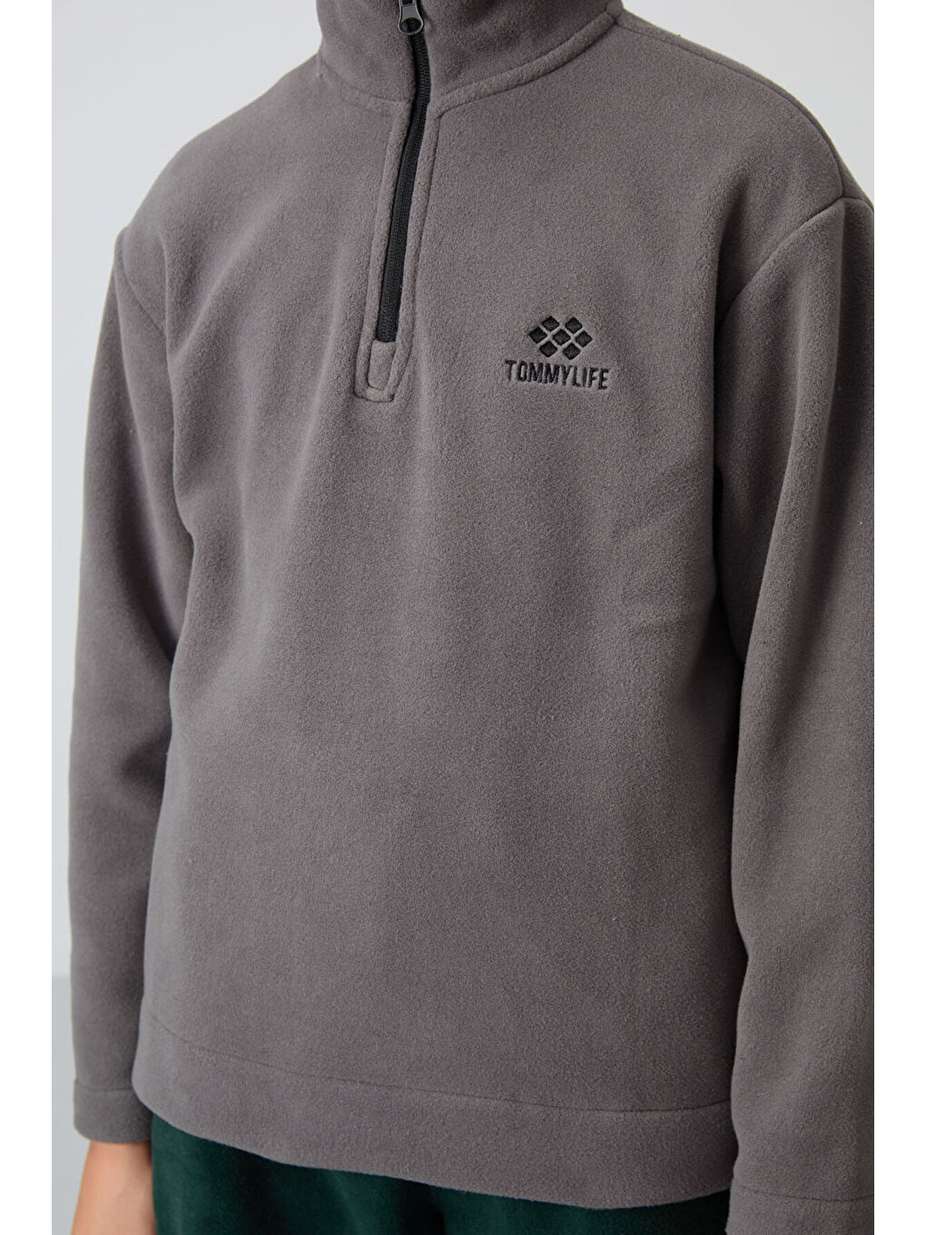 Koyu Gri Kalın Yumuşak Dokulu Standart Fit Nakışlı Polar Erkek Çocuk Sweatshirt - 11221-1