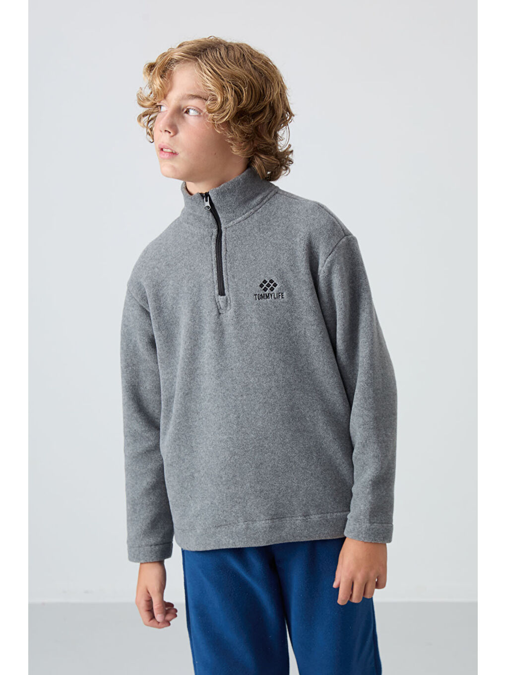 Gri Melanj Kalın Yumuşak Dokulu Standart Fit Nakışlı Polar Erkek Çocuk Sweatshirt - 11221