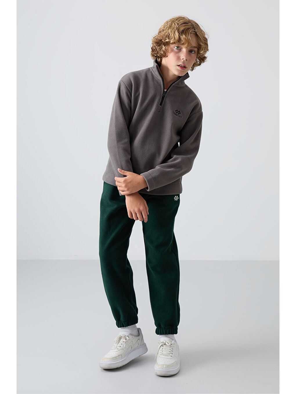 Koyu Gri Kalın Yumuşak Dokulu Standart Fit Nakışlı Polar Erkek Çocuk Sweatshirt - 11221-2