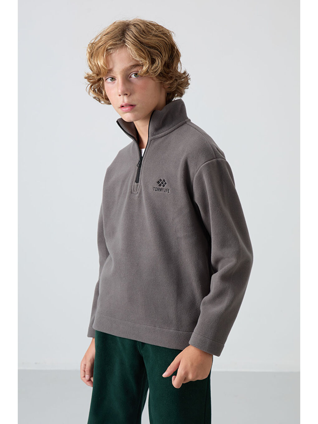 Koyu Gri Kalın Yumuşak Dokulu Standart Fit Nakışlı Polar Erkek Çocuk Sweatshirt - 11221-3