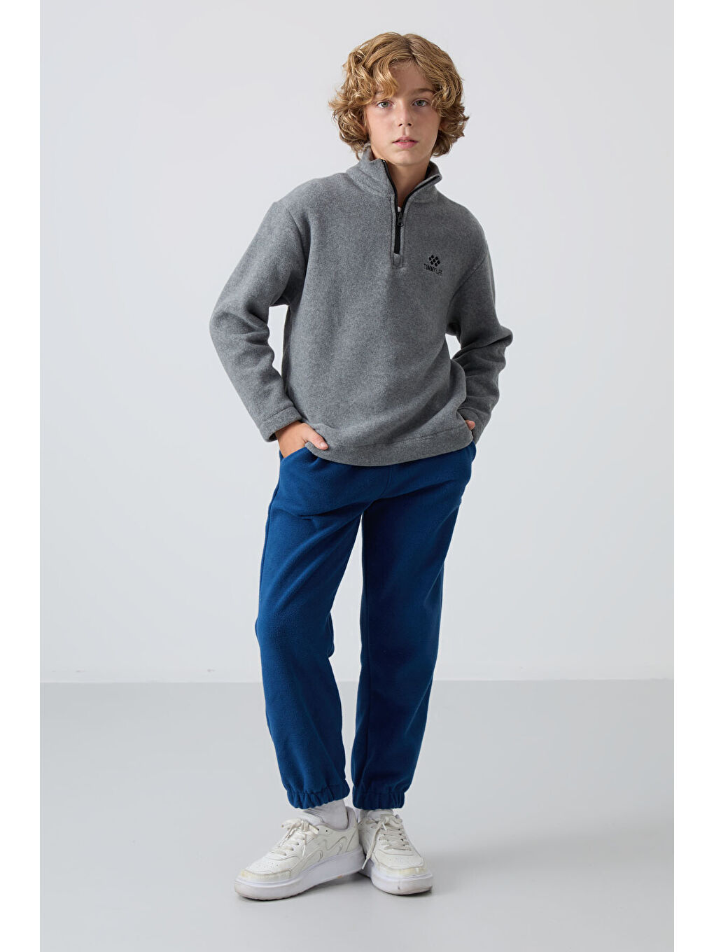 Gri Melanj Kalın Yumuşak Dokulu Standart Fit Nakışlı Polar Erkek Çocuk Sweatshirt - 11221-1