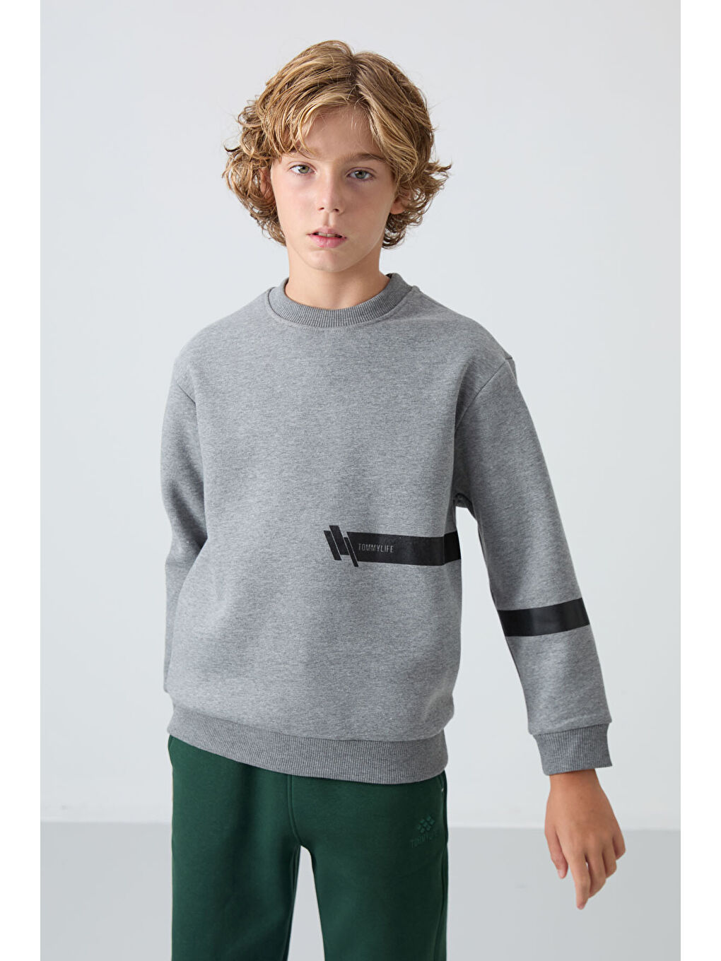 Gri Melanj Pamuklu Kalın İçi Tüylü Yumuşak Dokulu Standart Fit Baskılı Erkek Çocuk Sweatshirt - 112