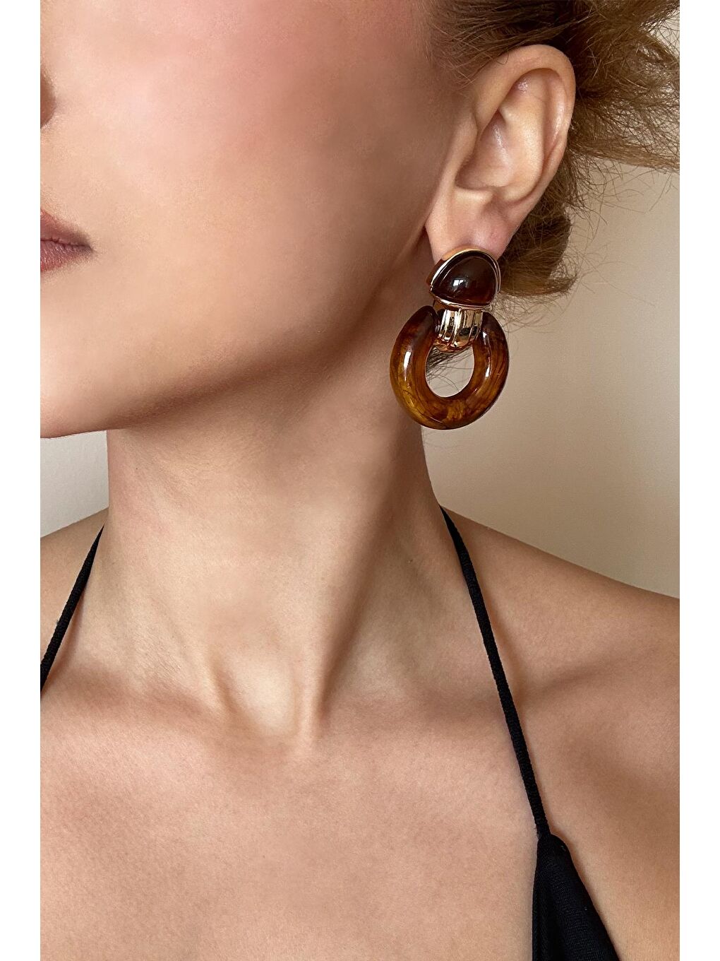 Kahverengi Akrilik Maun Elegans Tokmak Sallantılı Küpe-8