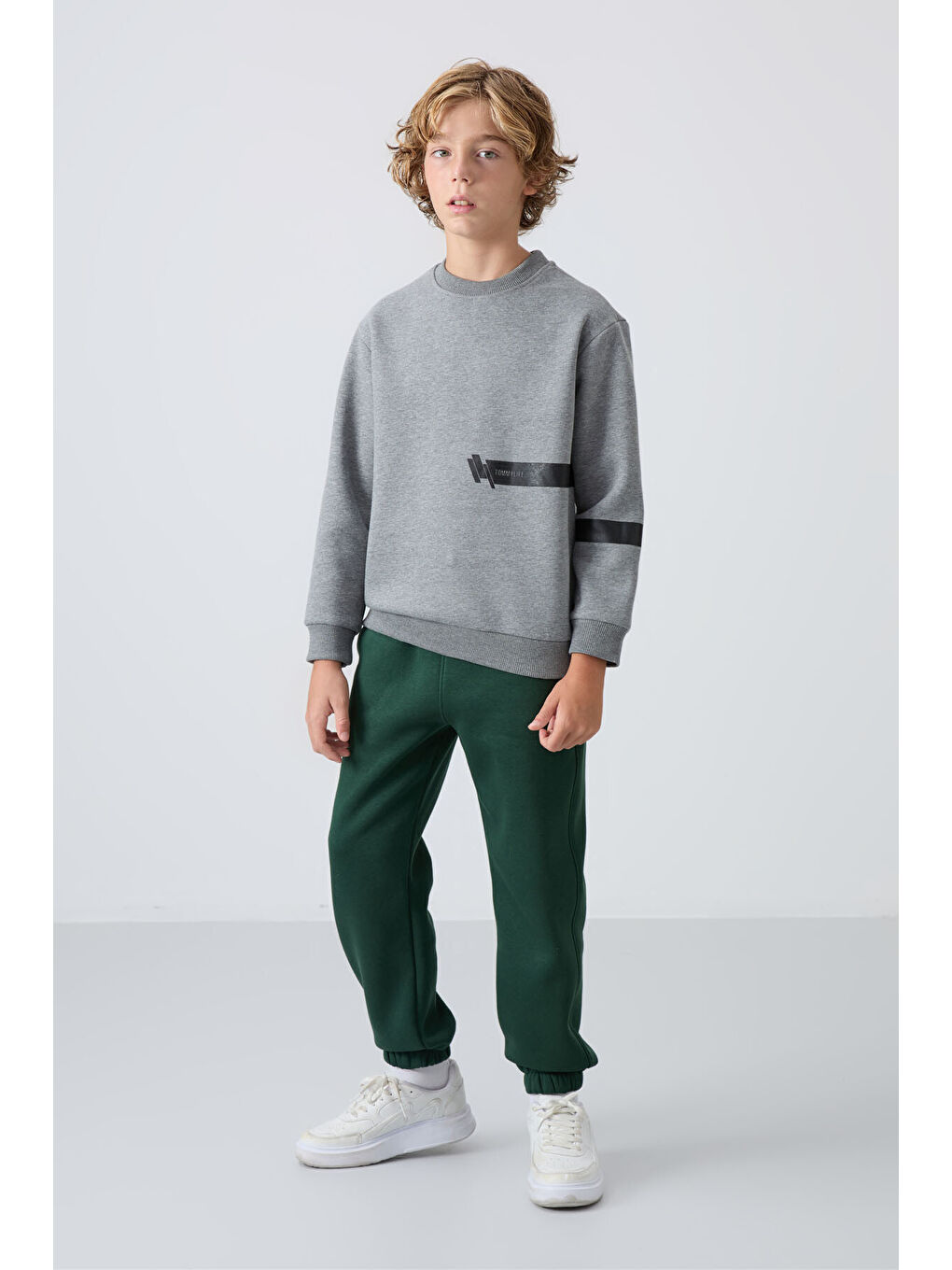 Gri Melanj Pamuklu Kalın İçi Tüylü Yumuşak Dokulu Standart Fit Baskılı Erkek Çocuk Sweatshirt - 112-2