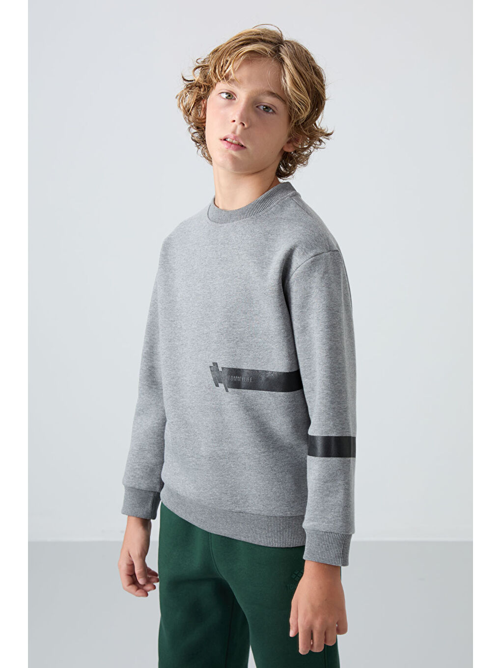 Gri Melanj Pamuklu Kalın İçi Tüylü Yumuşak Dokulu Standart Fit Baskılı Erkek Çocuk Sweatshirt - 112-3