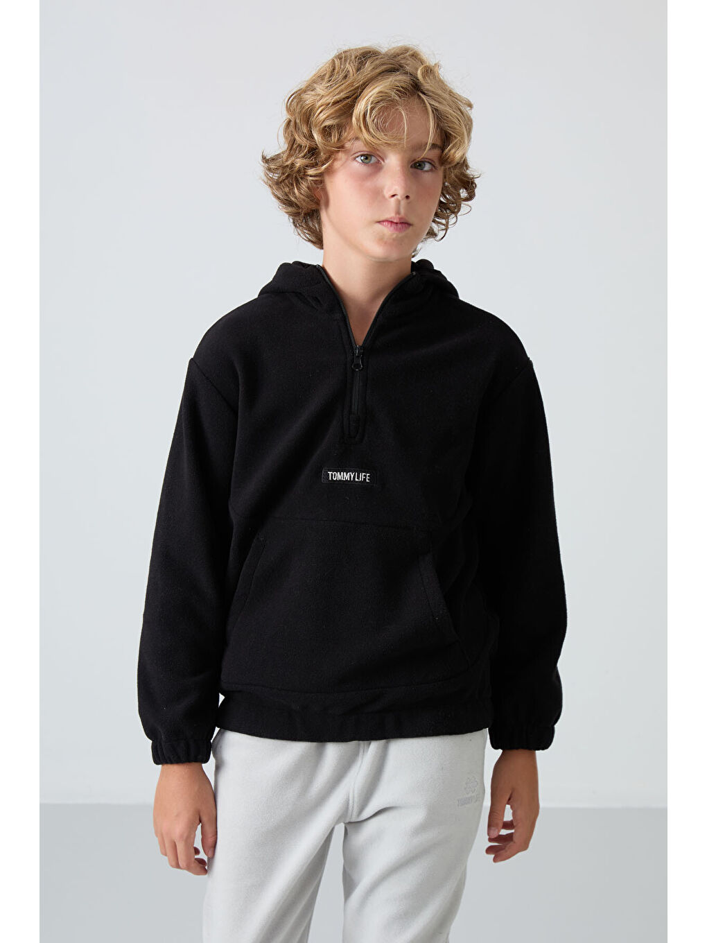 Siyah Kalın Yumuşak Dokulu Standart Fit Nakışlı Polar Erkek Çocuk Sweatshirt - 11230-2