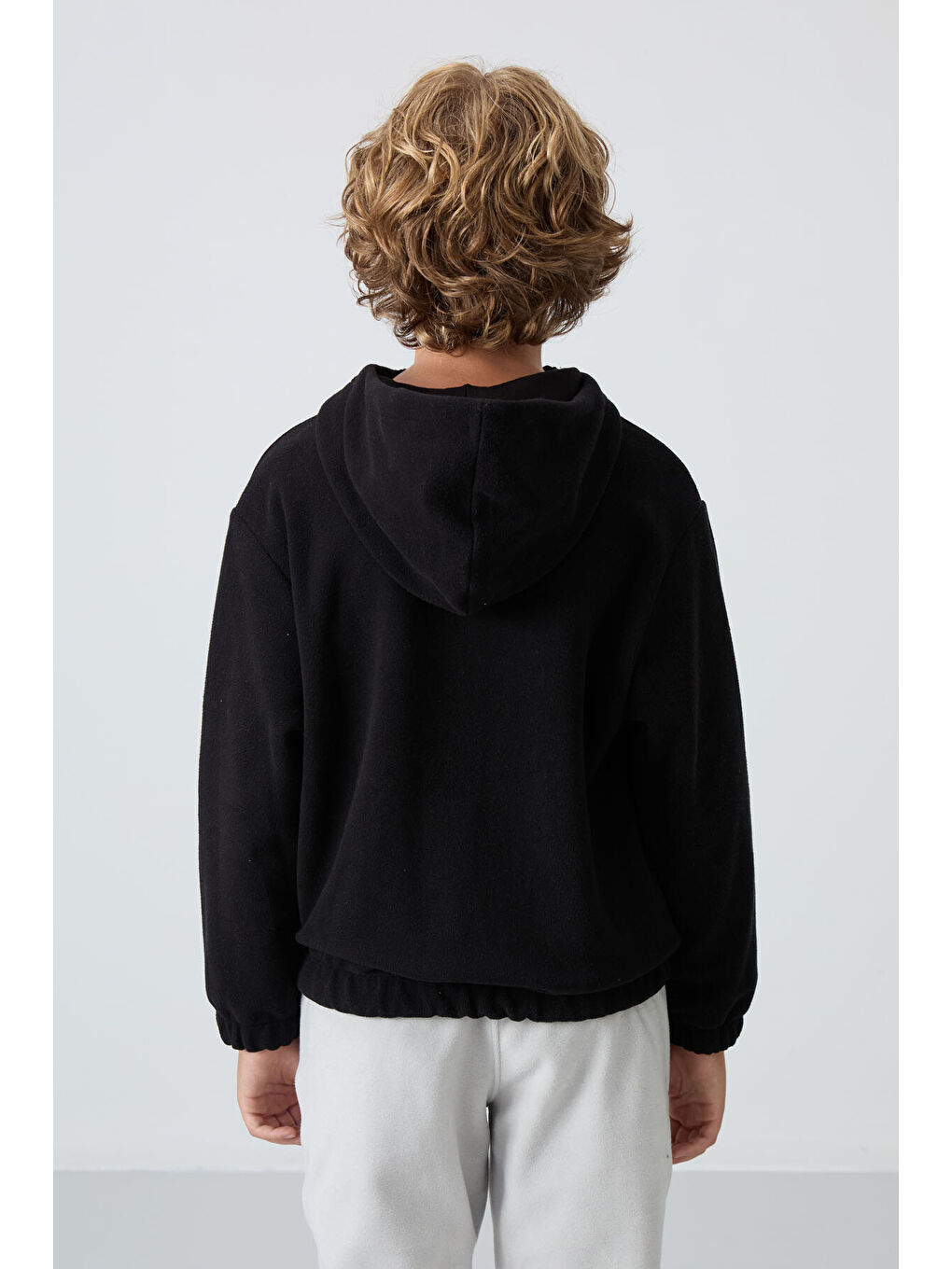 Siyah Kalın Yumuşak Dokulu Standart Fit Nakışlı Polar Erkek Çocuk Sweatshirt - 11230-4