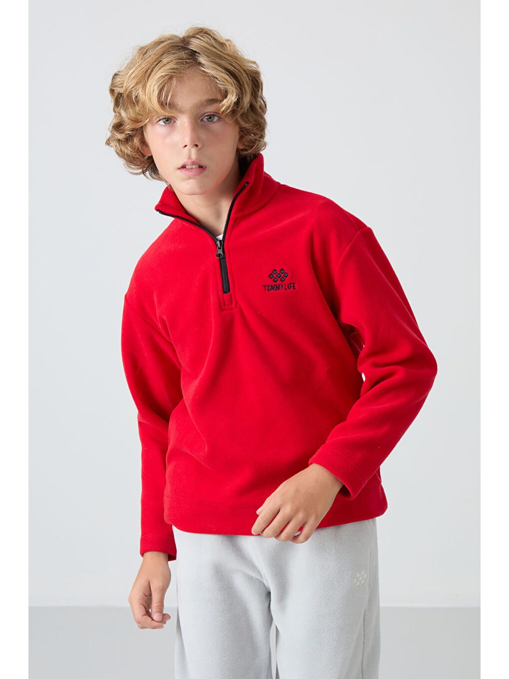 Kırmızı Kalın Yumuşak Dokulu Standart Fit Nakışlı Polar Erkek Çocuk Sweatshirt - 11221-3