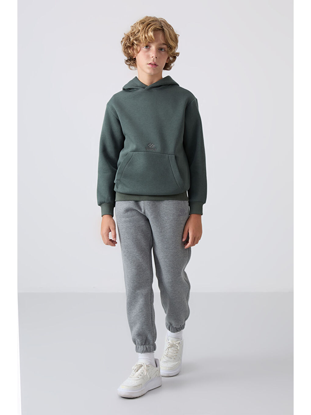 Haki Pamuklu Kalın İçi Tüylü Yumuşak Dokulu Standart Fit Baskılı Erkek Çocuk Sweatshirt - 11215-1