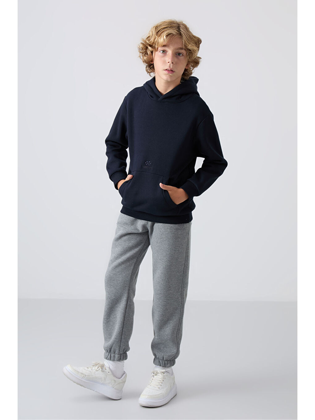 Lacivert Pamuklu Kalın İçi Tüylü Yumuşak Dokulu Standart Fit Baskılı Erkek Çocuk Sweatshirt - 11215-1