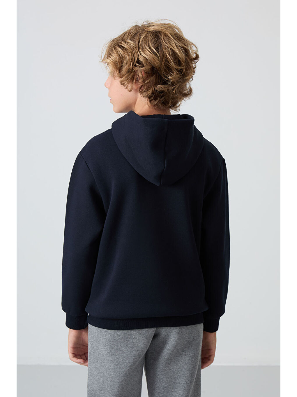 Lacivert Pamuklu Kalın İçi Tüylü Yumuşak Dokulu Standart Fit Baskılı Erkek Çocuk Sweatshirt - 11215-4