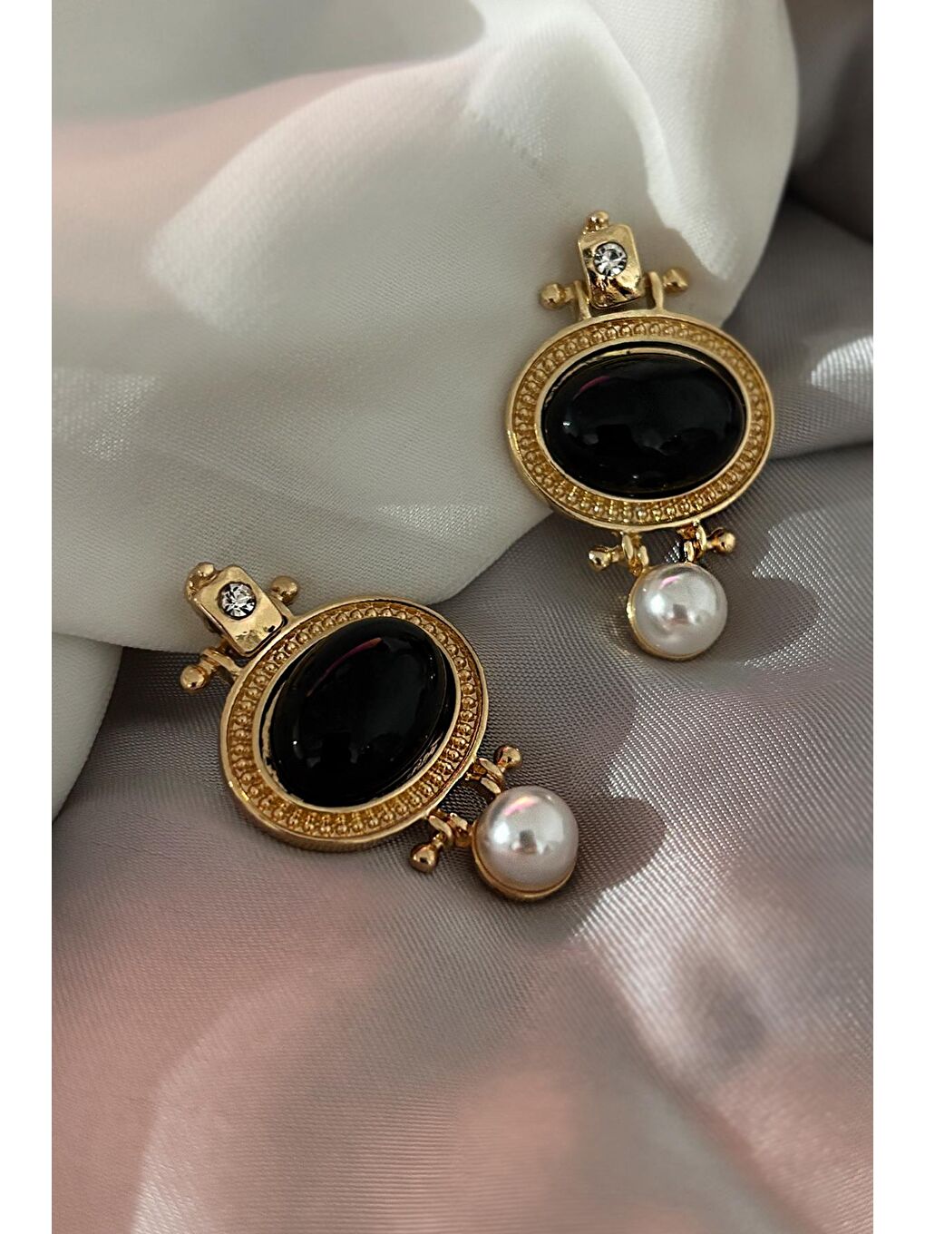 Sarı Siyah Beyaz Mineli Altın Kaplama Kadın Küpe-8