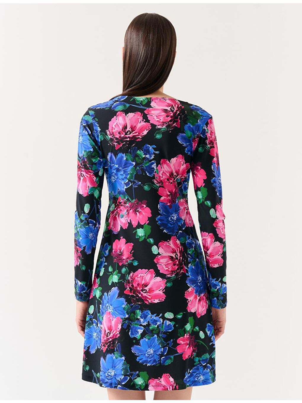 Siyah Düz Kesim V Yaka Uzun Kollu Çiçek Desenli Örme Elbise-3