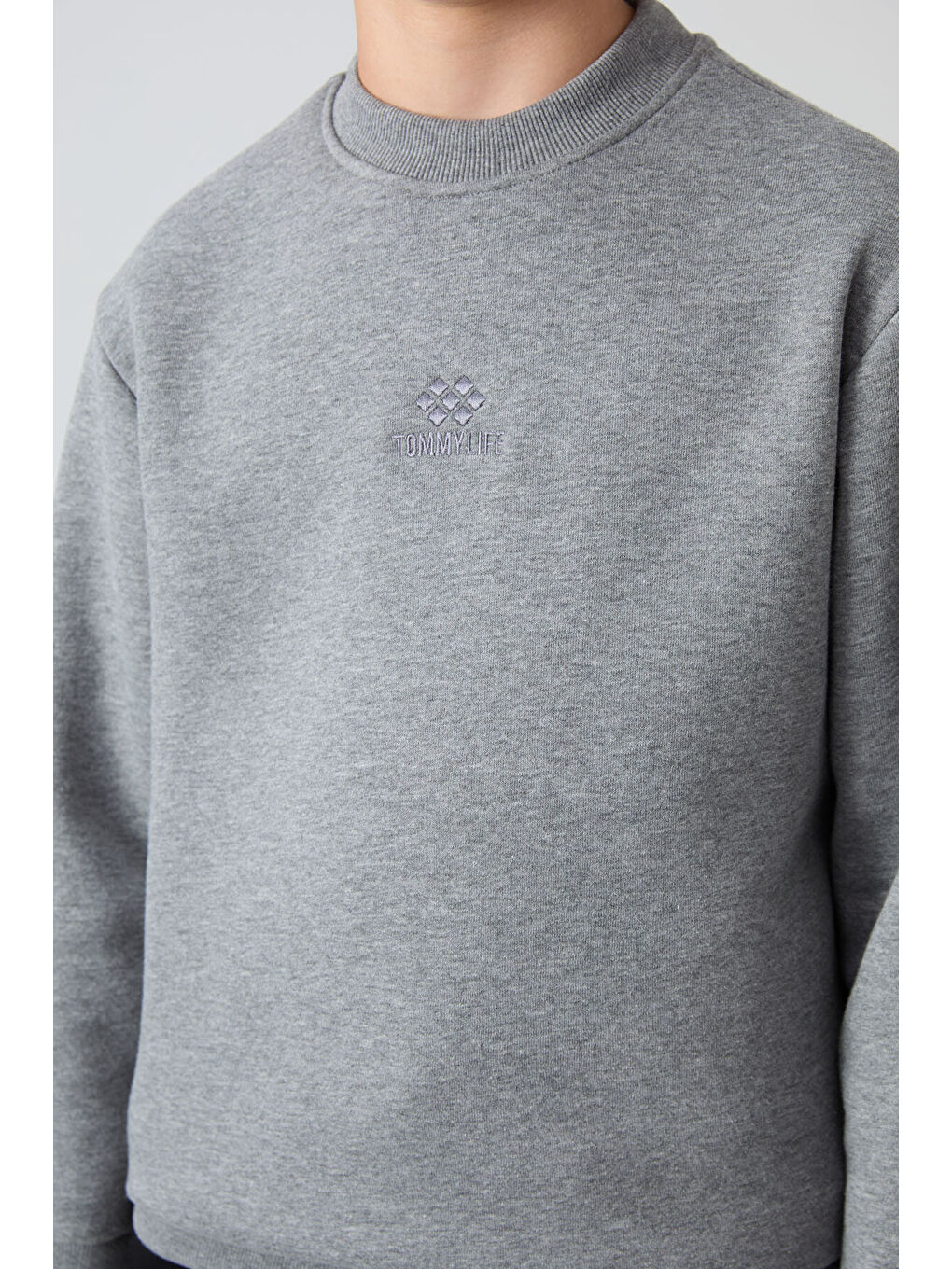 Gri Melanj Pamuklu Kalın İçi Tüylü Yumuşak Dokulu Standart Fit Nakışlı Erkek Çocuk Sweatshirt - 112-2