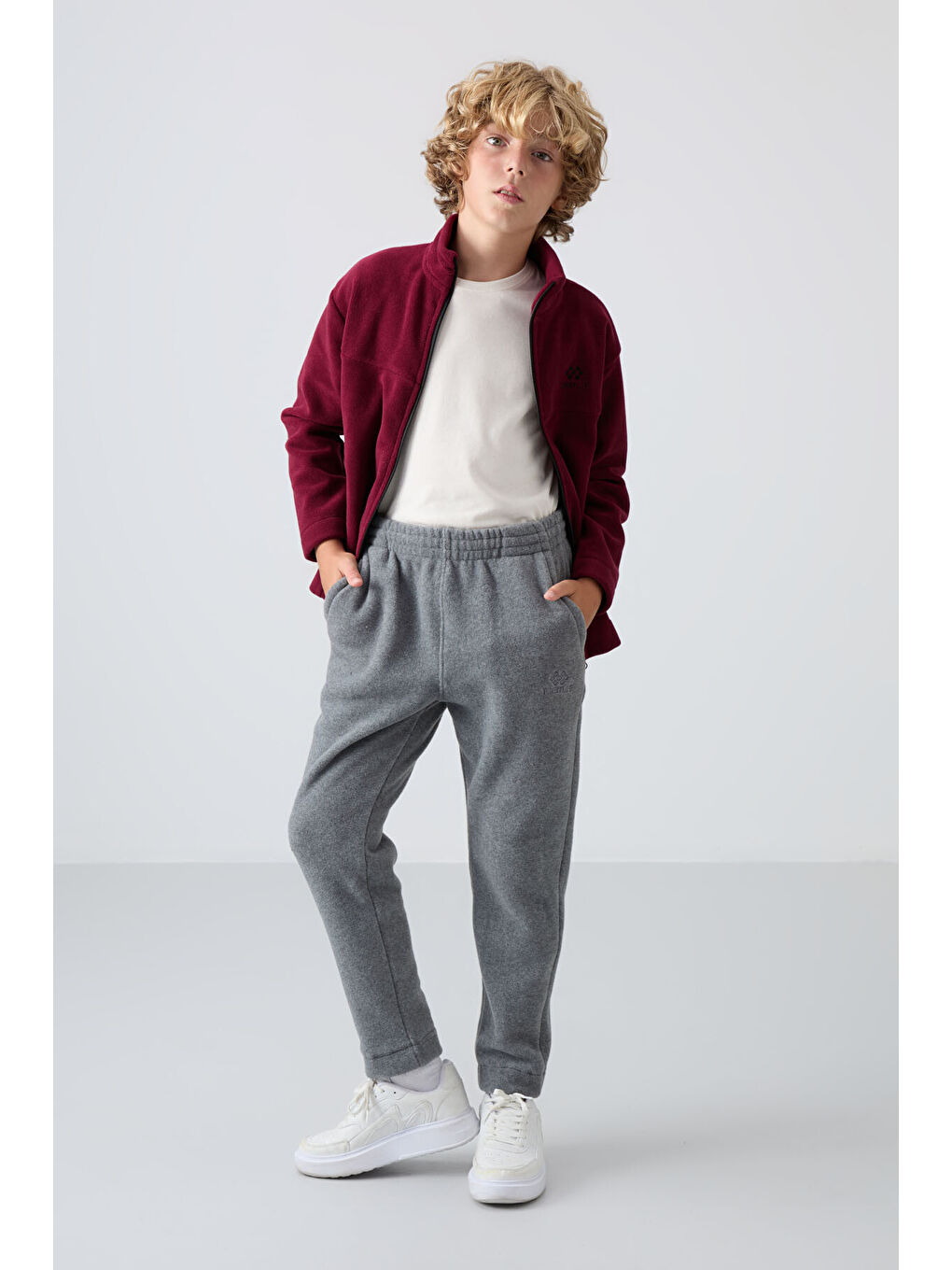 Gri Melanj Kalın Yumuşak Dokulu Standart Fit Nakışlı Polar Erkek Çocuk Eşofman Alt - 11219