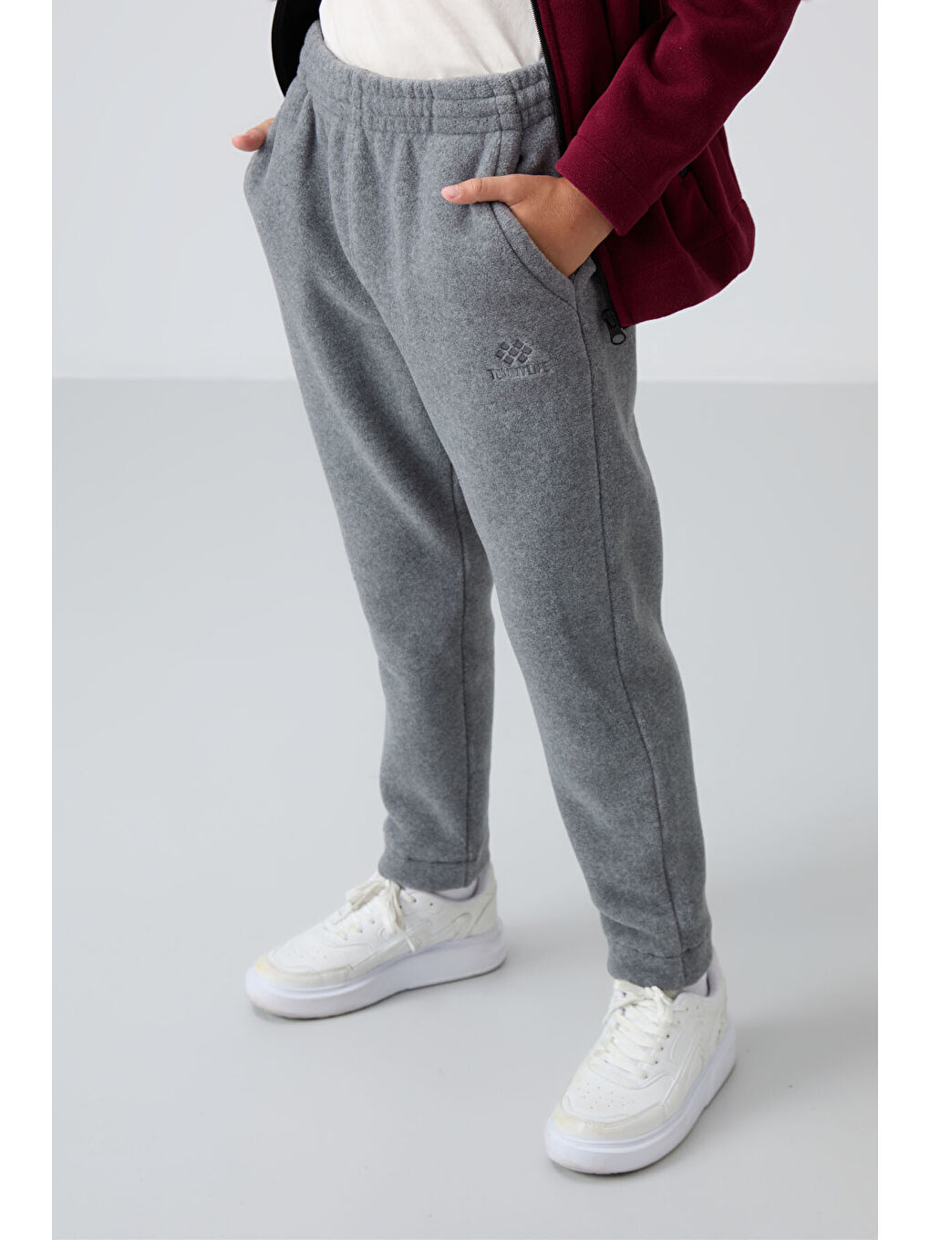 Gri Melanj Kalın Yumuşak Dokulu Standart Fit Nakışlı Polar Erkek Çocuk Eşofman Alt - 11219-1