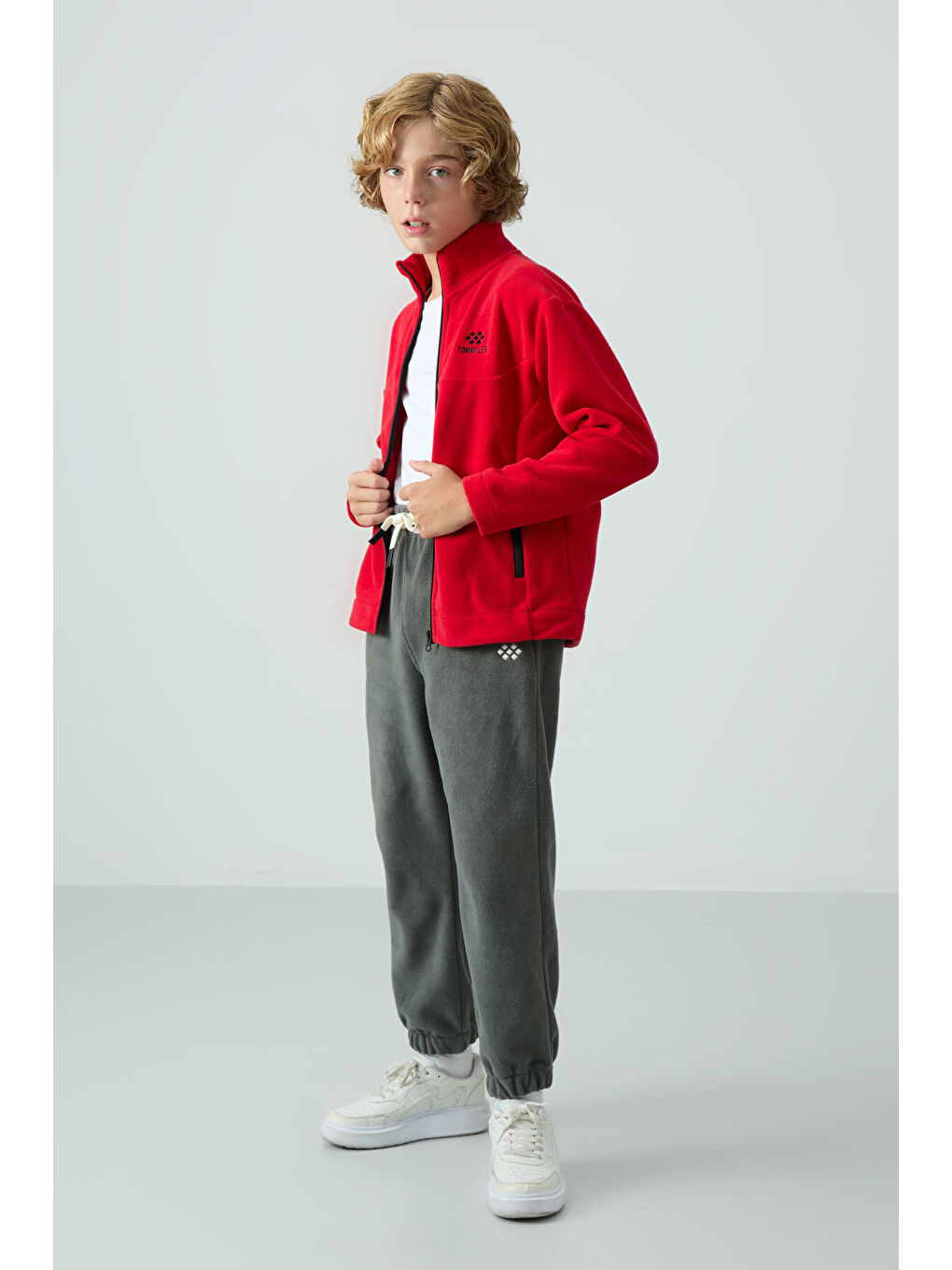 Kırmızı Kalın Yumuşak Dokulu Standart Fit Nakışlı Polar Erkek Çocuk Sweatshirt - 11223-1