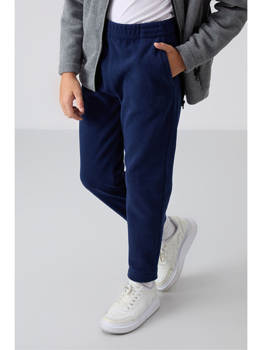 Lacivert Kalın Yumuşak Dokulu Standart Fit Nakışlı Polar Erkek Çocuk Eşofman Alt - 11219-1