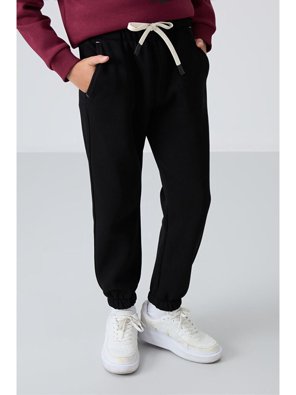 Siyah Pamuklu Kalın İçi Tüylü Yumuşak Dokulu Standart Fit Baskılı Erkek Çocuk Eşofman Alt - 11225-3