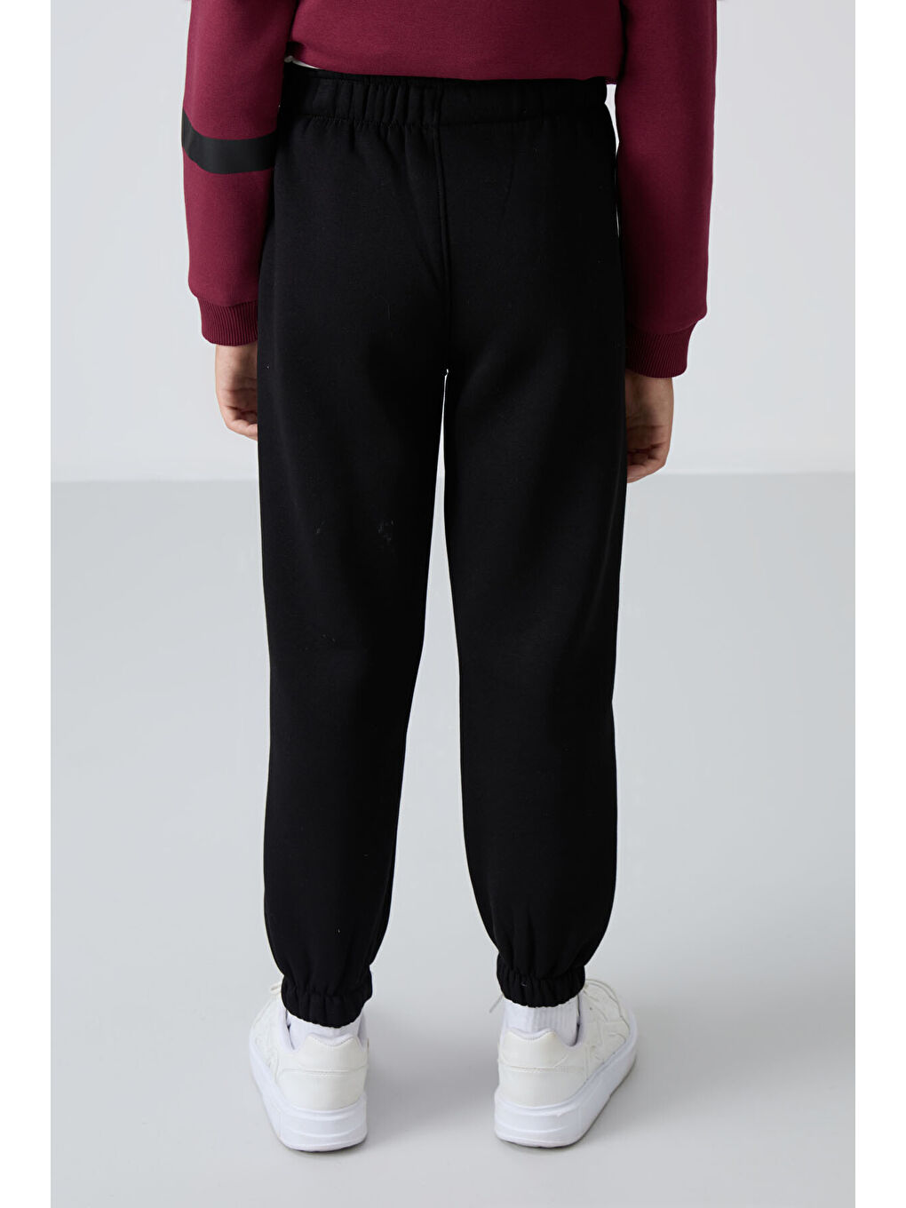 Siyah Pamuklu Kalın İçi Tüylü Yumuşak Dokulu Standart Fit Baskılı Erkek Çocuk Eşofman Alt - 11225-4