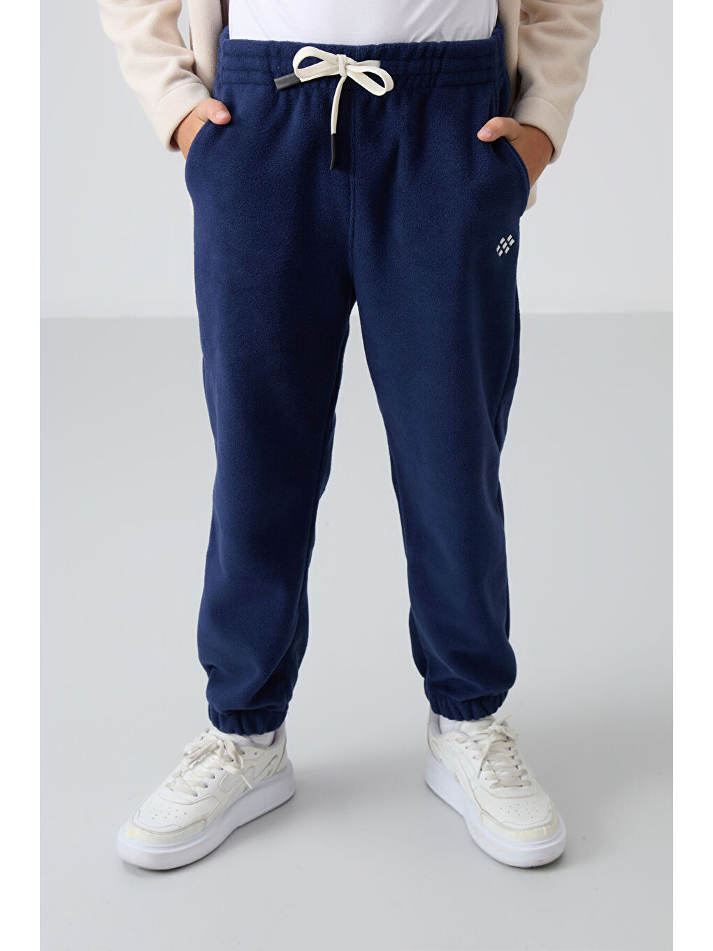 Lacivert Kalın Yumuşak Dokulu Standart Fit Nakışlı Polar Erkek Çocuk Eşofman Alt - 11220-1