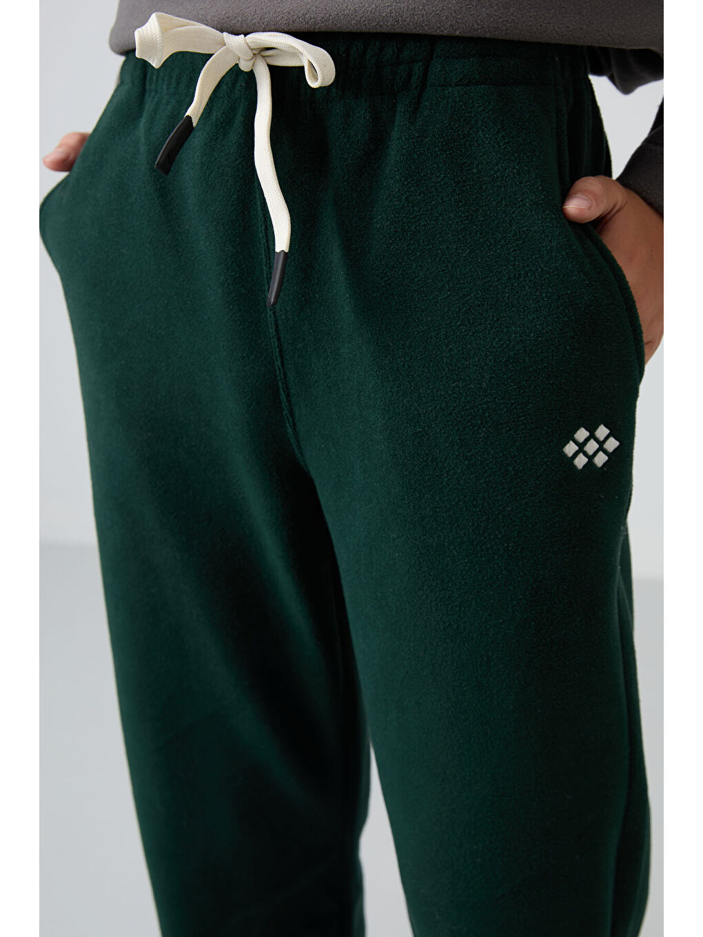 Çam Yeşil Kalın Yumuşak Dokulu Standart Fit Nakışlı Polar Erkek Çocuk Eşofman Alt - 11220-2