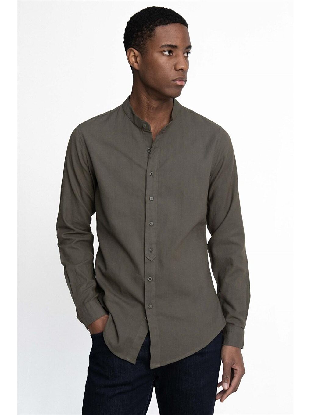 Slim Fit Dar Kalıp Uzun Kol Hakim Yaka Pamuklu Keten Efekt Haki Gömlek