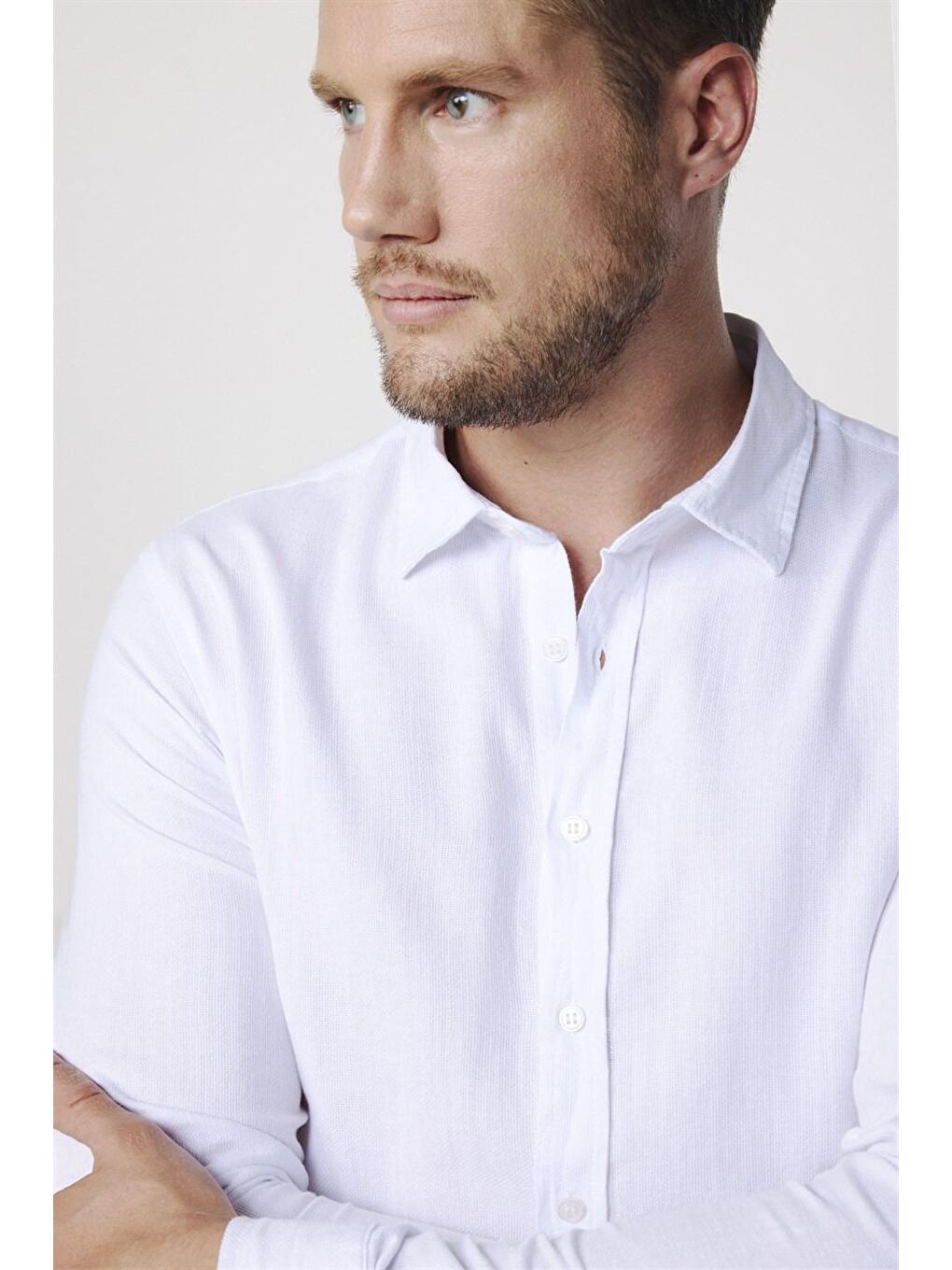 Slim Fit Uzun Kol Keten Efekt Düz Biyeli Beyaz Erkek Gömlek