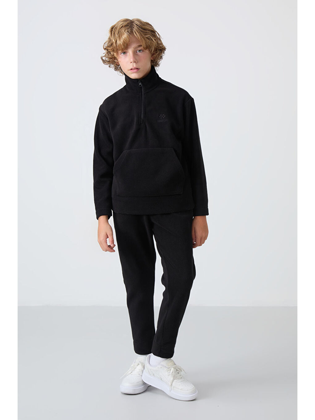 Siyah Kalın Yumuşak Dokulu Standart Fit Nakışlı Polar Erkek Çocuk Eşofman Takım - 11218-2