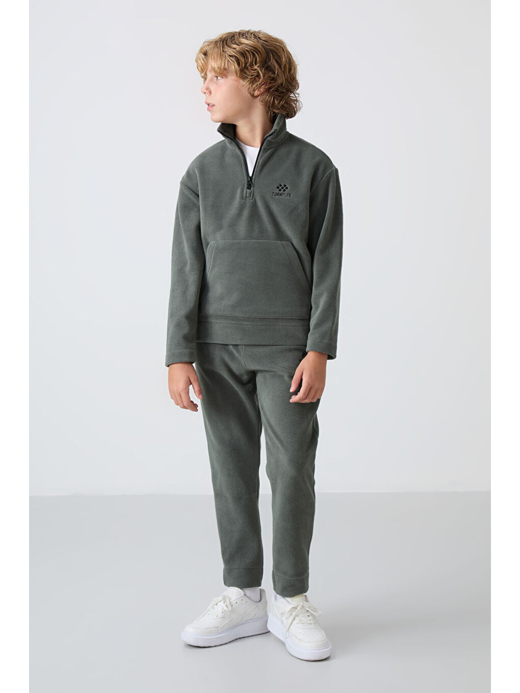 Haki Kalın Yumuşak Dokulu Standart Fit Nakışlı Polar Erkek Çocuk Eşofman Takım - 11218-2