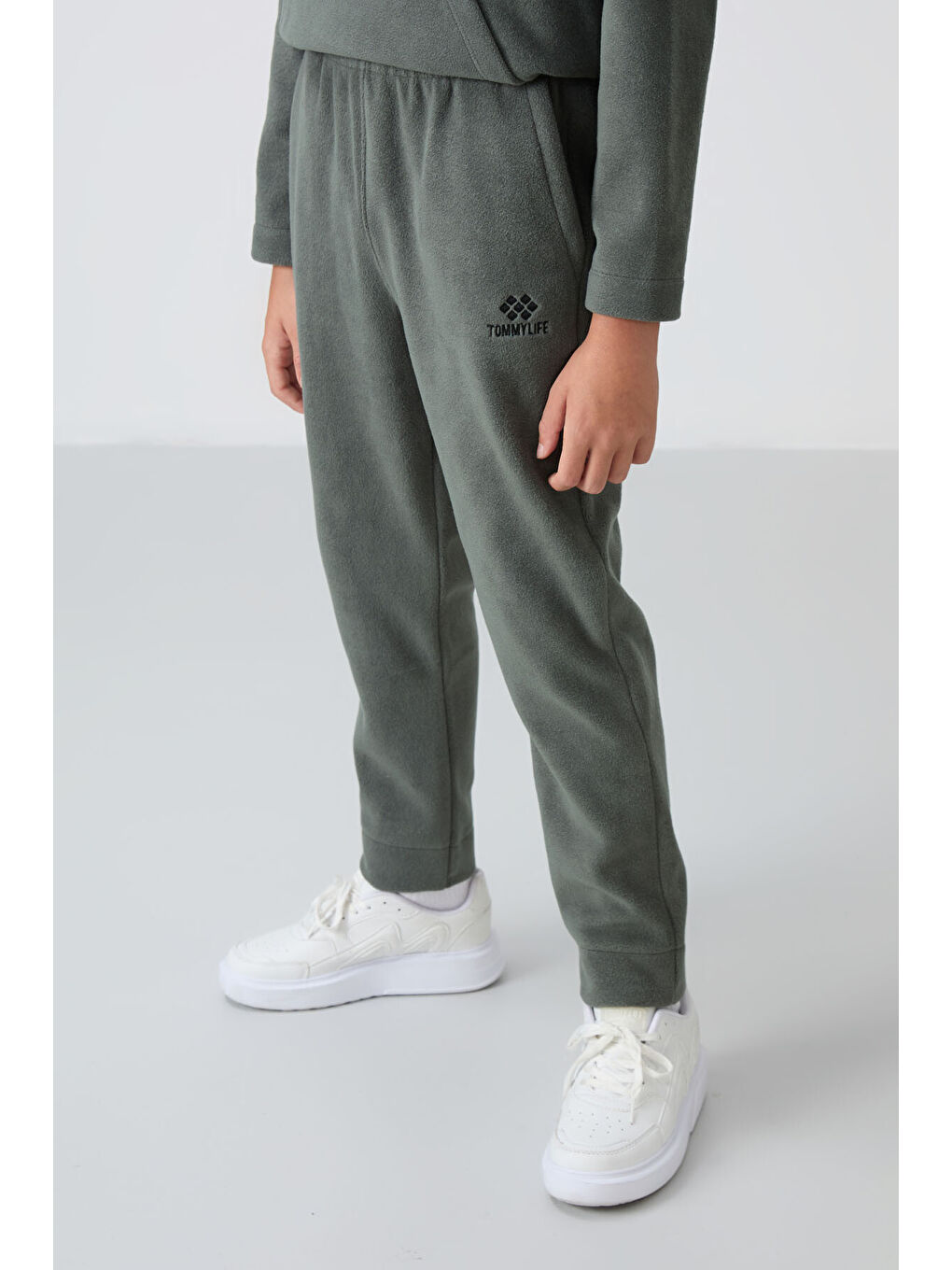 Haki Kalın Yumuşak Dokulu Standart Fit Nakışlı Polar Erkek Çocuk Eşofman Takım - 11218-3