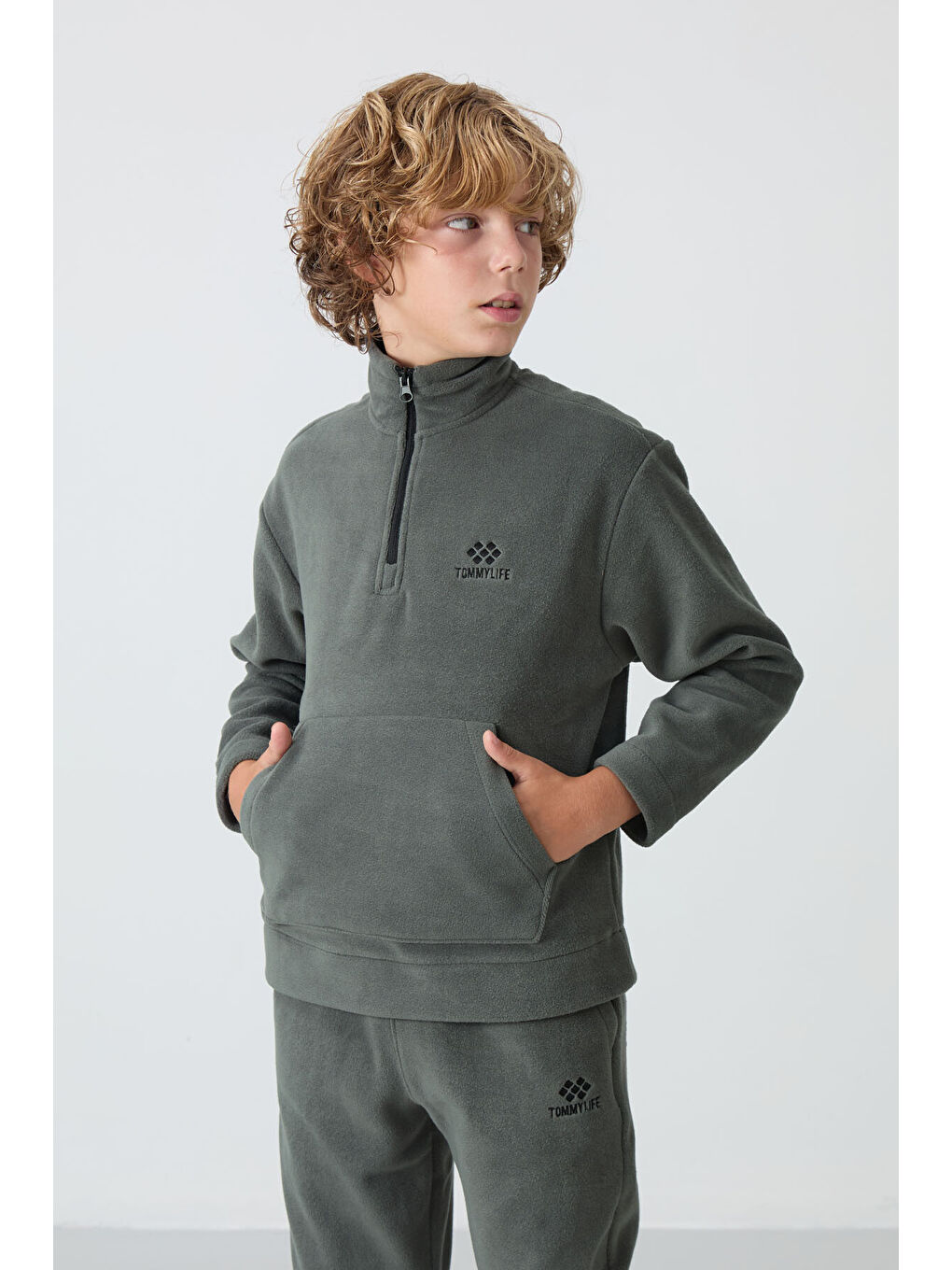 Haki Kalın Yumuşak Dokulu Standart Fit Nakışlı Polar Erkek Çocuk Eşofman Takım - 11218-4