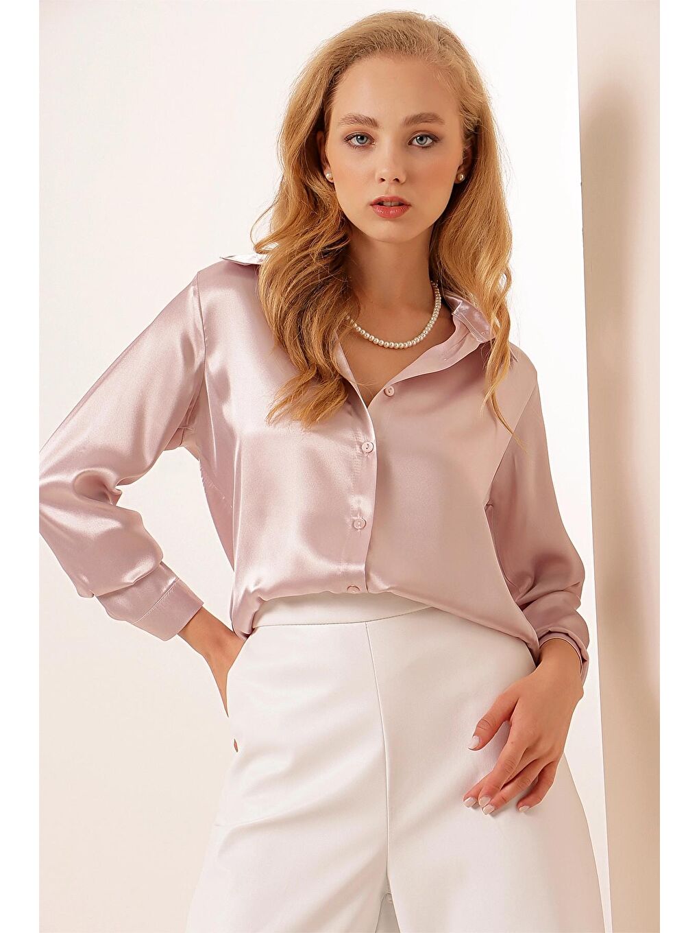 Pudra Pembesi Dökümlü Viskon Basic Saten Gömlek-3