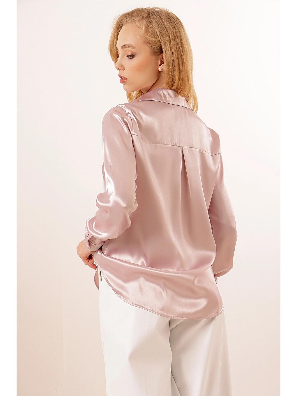 Pudra Pembesi Dökümlü Viskon Basic Saten Gömlek-4