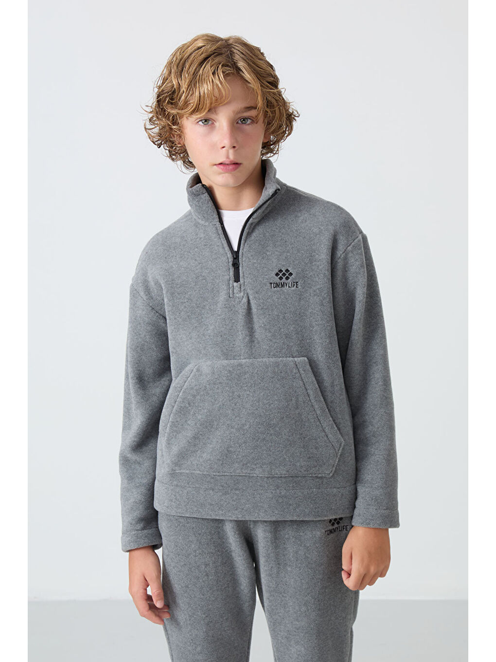 Gri Melanj Kalın Yumuşak Dokulu Standart Fit Nakışlı Polar Erkek Çocuk Eşofman Takım - 11218-1