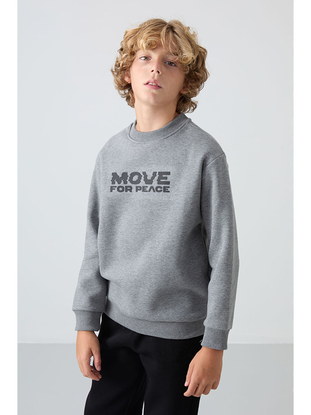 Gri Melanj Pamuklu Kalın İçi Tüylü Yumuşak Dokulu Standart Fit Baskılı Erkek Çocuk Sweatshirt - 112
