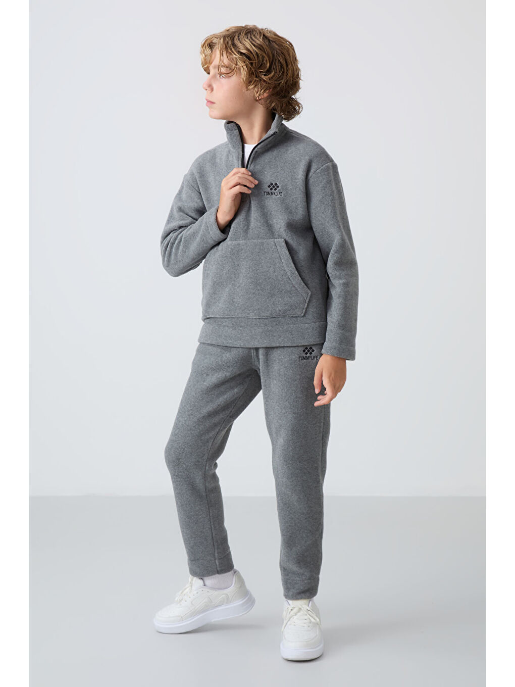 Gri Melanj Kalın Yumuşak Dokulu Standart Fit Nakışlı Polar Erkek Çocuk Eşofman Takım - 11218-2