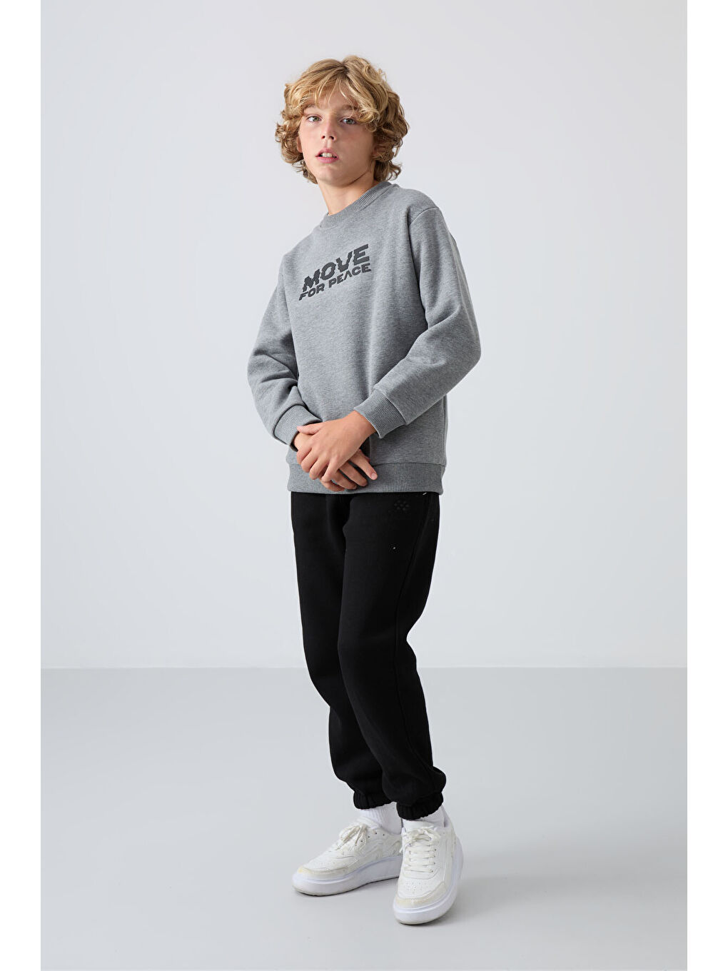 Gri Melanj Pamuklu Kalın İçi Tüylü Yumuşak Dokulu Standart Fit Baskılı Erkek Çocuk Sweatshirt - 112-1