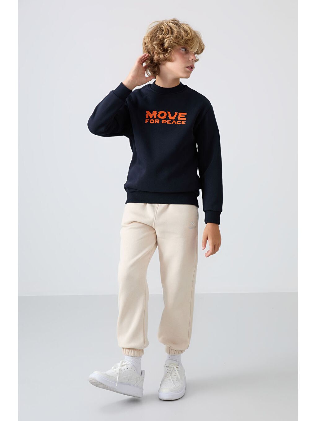 Lacivert Pamuklu Kalın İçi Tüylü Yumuşak Dokulu Standart Fit Baskılı Erkek Çocuk Sweatshirt - 11216-1