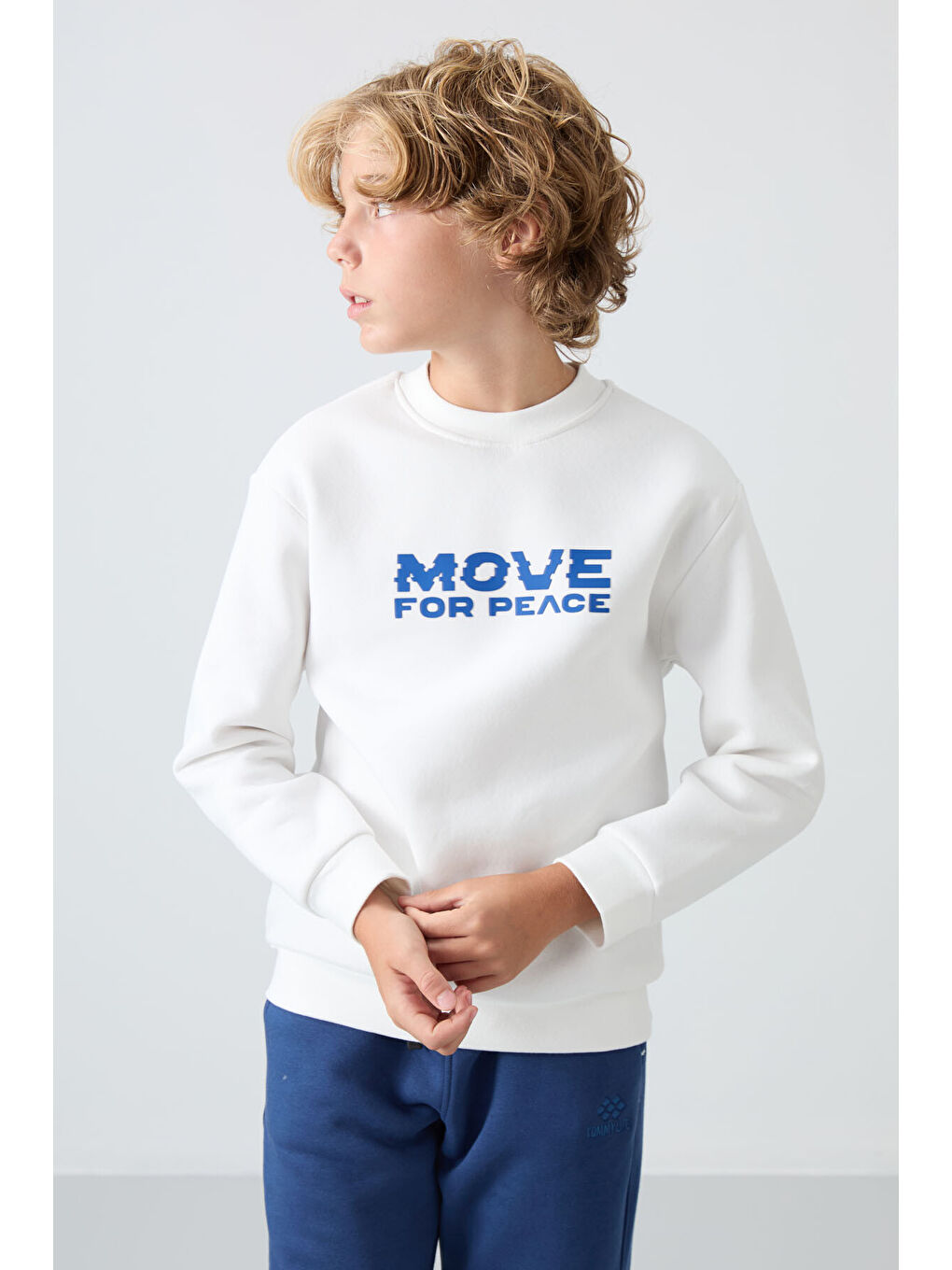 Ekru Pamuklu Kalın İçi Tüylü Yumuşak Dokulu Standart Fit Baskılı Erkek Çocuk Sweatshirt - 11216-3